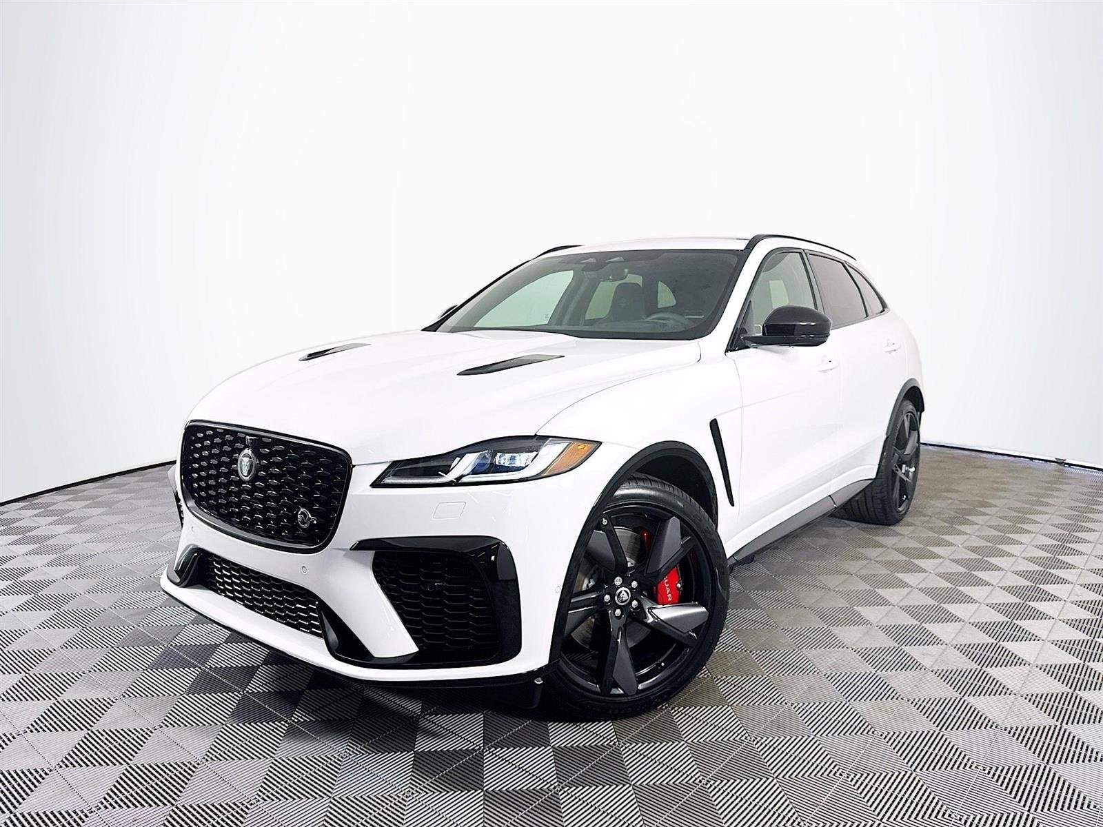 2025 Jaguar F-PACE SVR's photo