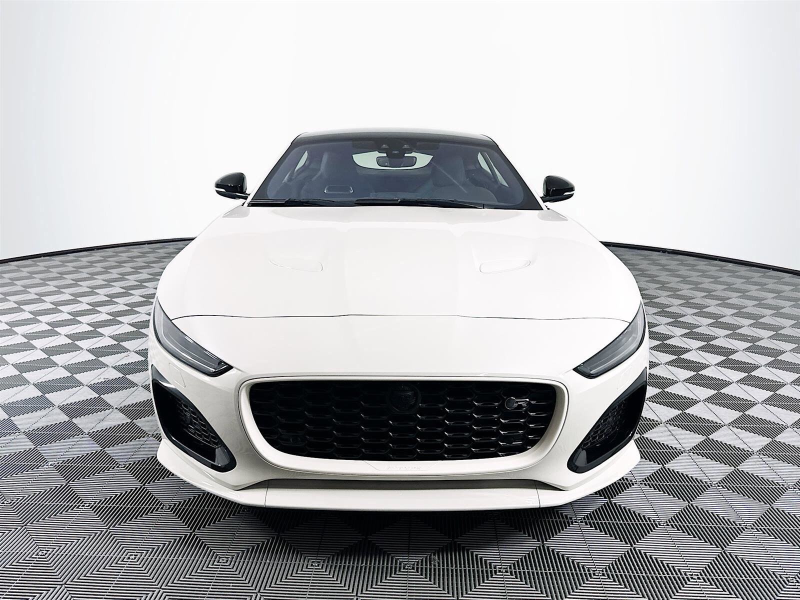 2024 Jaguar F-TYPE R photo 2