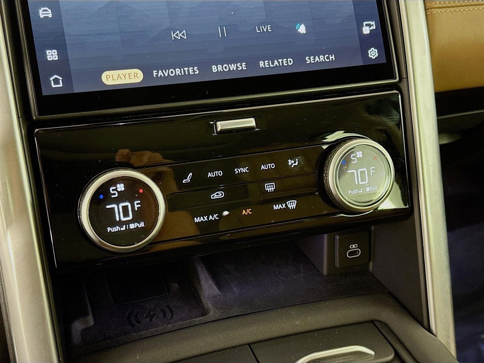 2025 Land Rover Discovery Metropolitan Edition - Photo 18