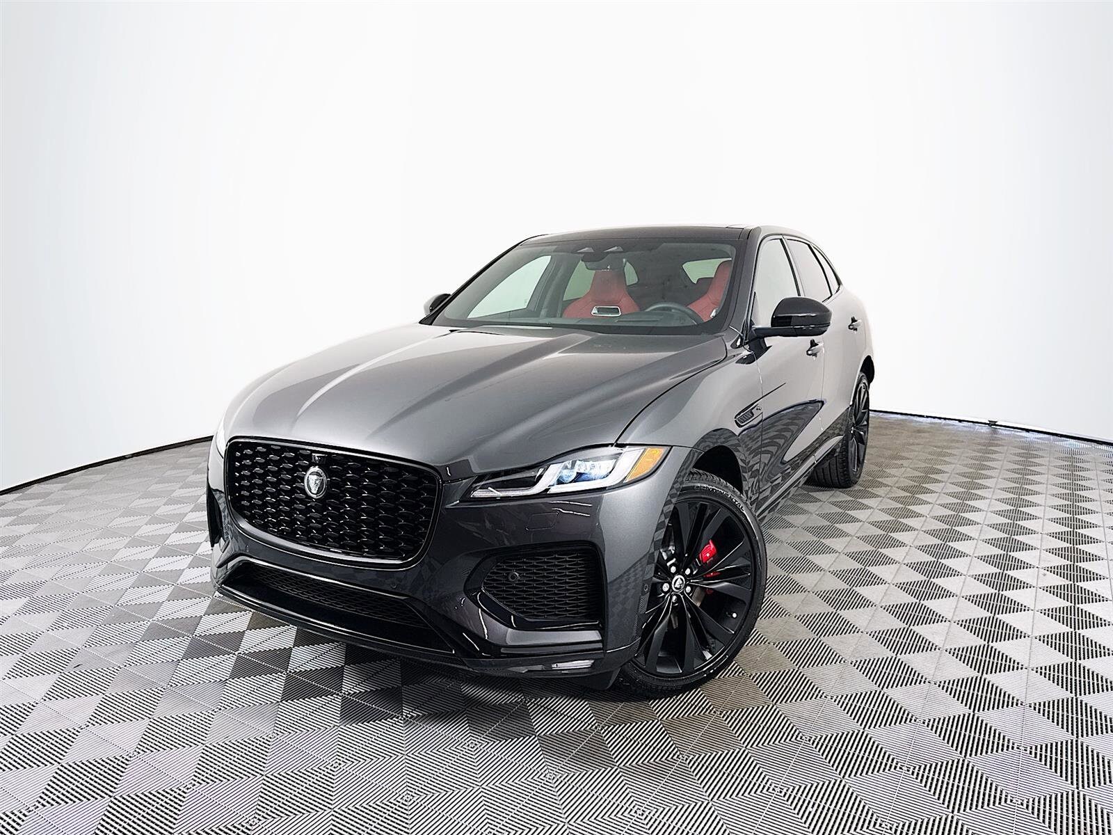 2026 Jaguar F-PACE R-Dynamic S P400 photo 3