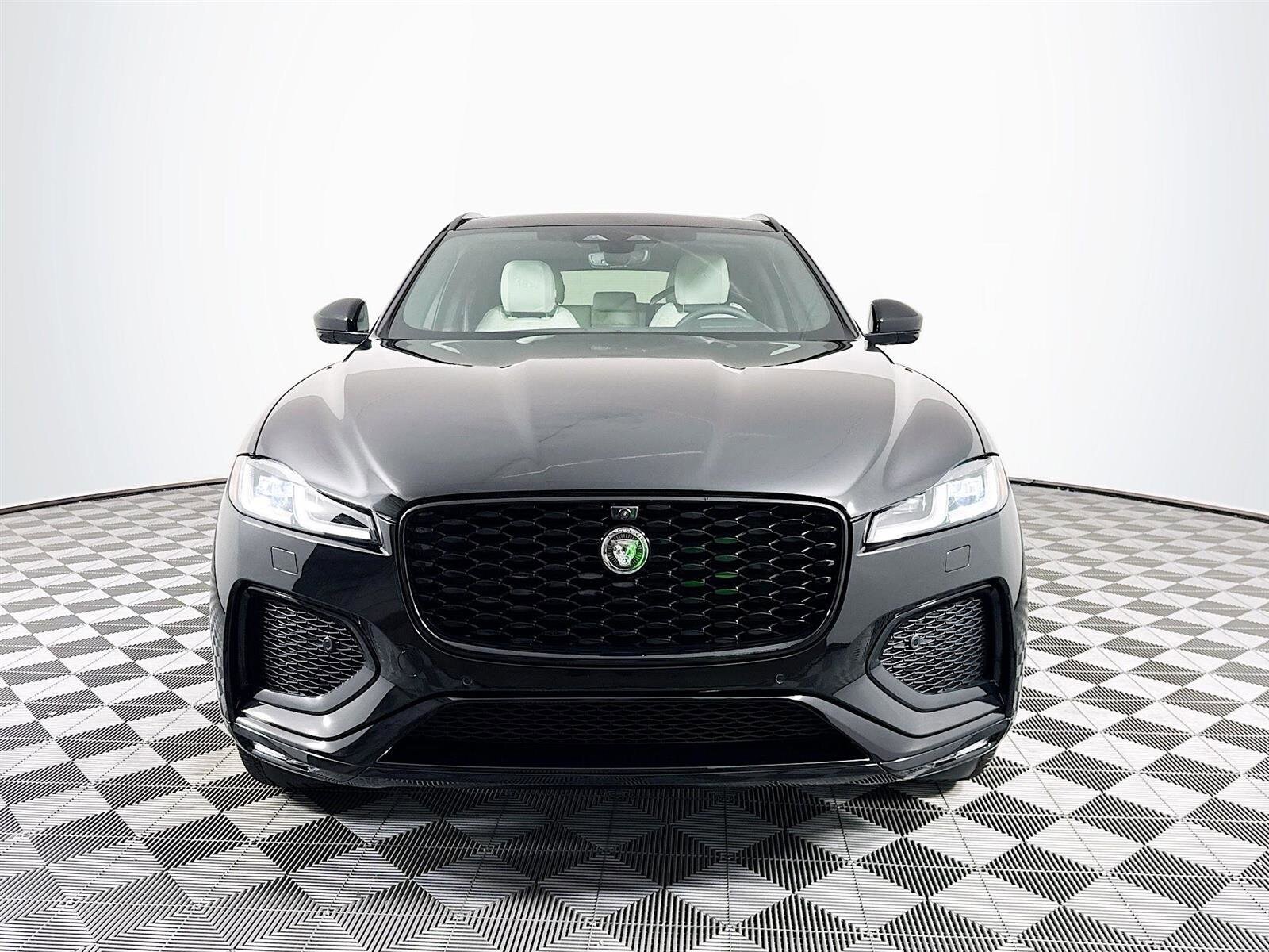 2026 Jaguar F-PACE P250 R-Dynamic S photo 2