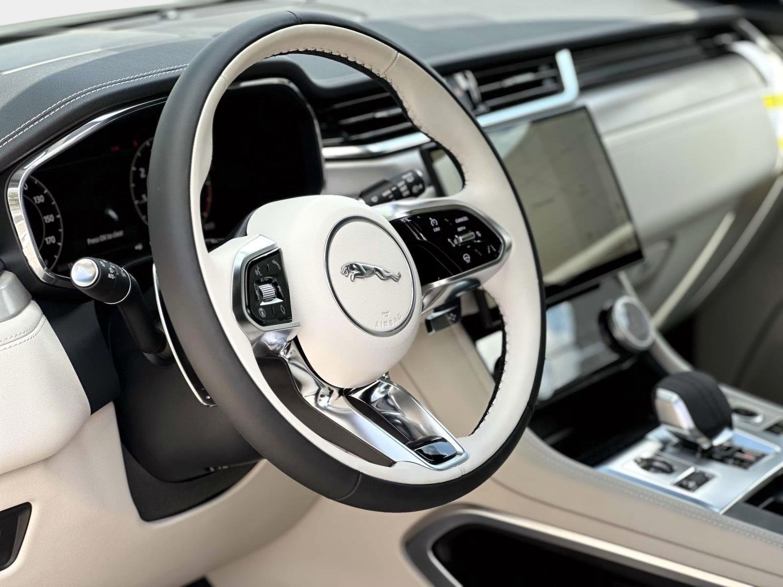 2026 Jaguar F-Pace R-Dynamic S - Photo 25