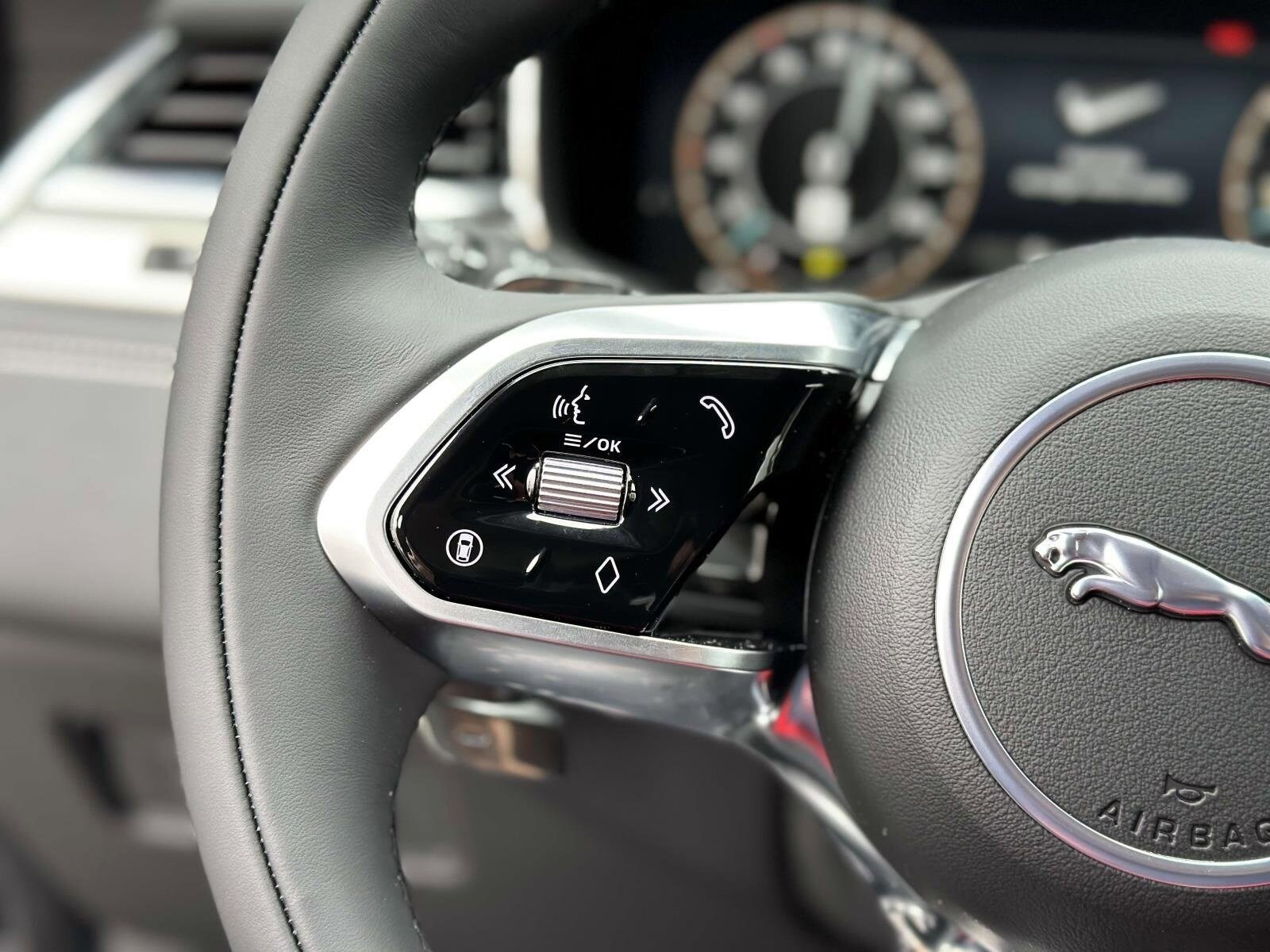 2026 Jaguar F-Pace R-Dynamic S - Photo 23