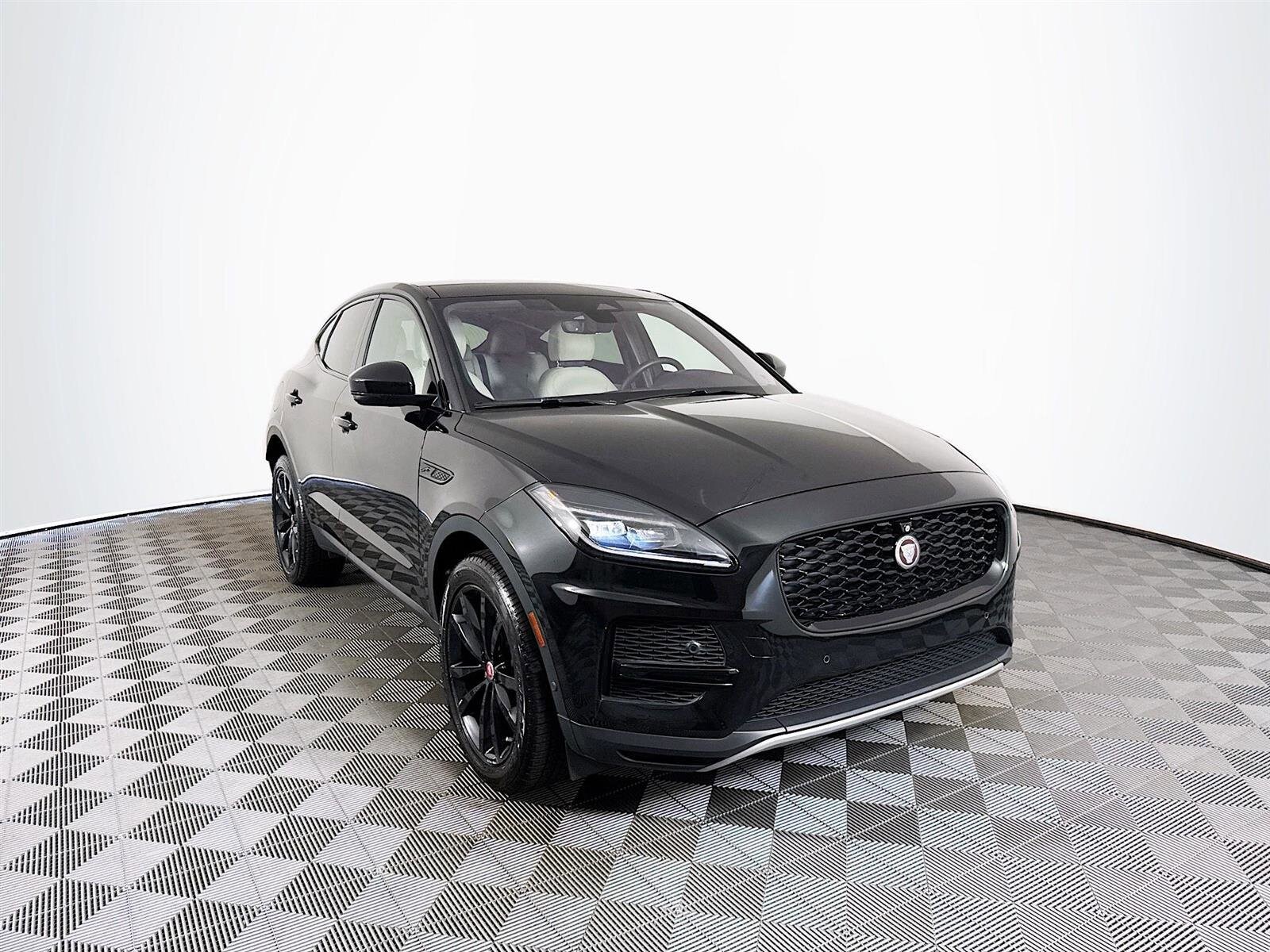 2021 Jaguar E-PACE P250 SE photo 3