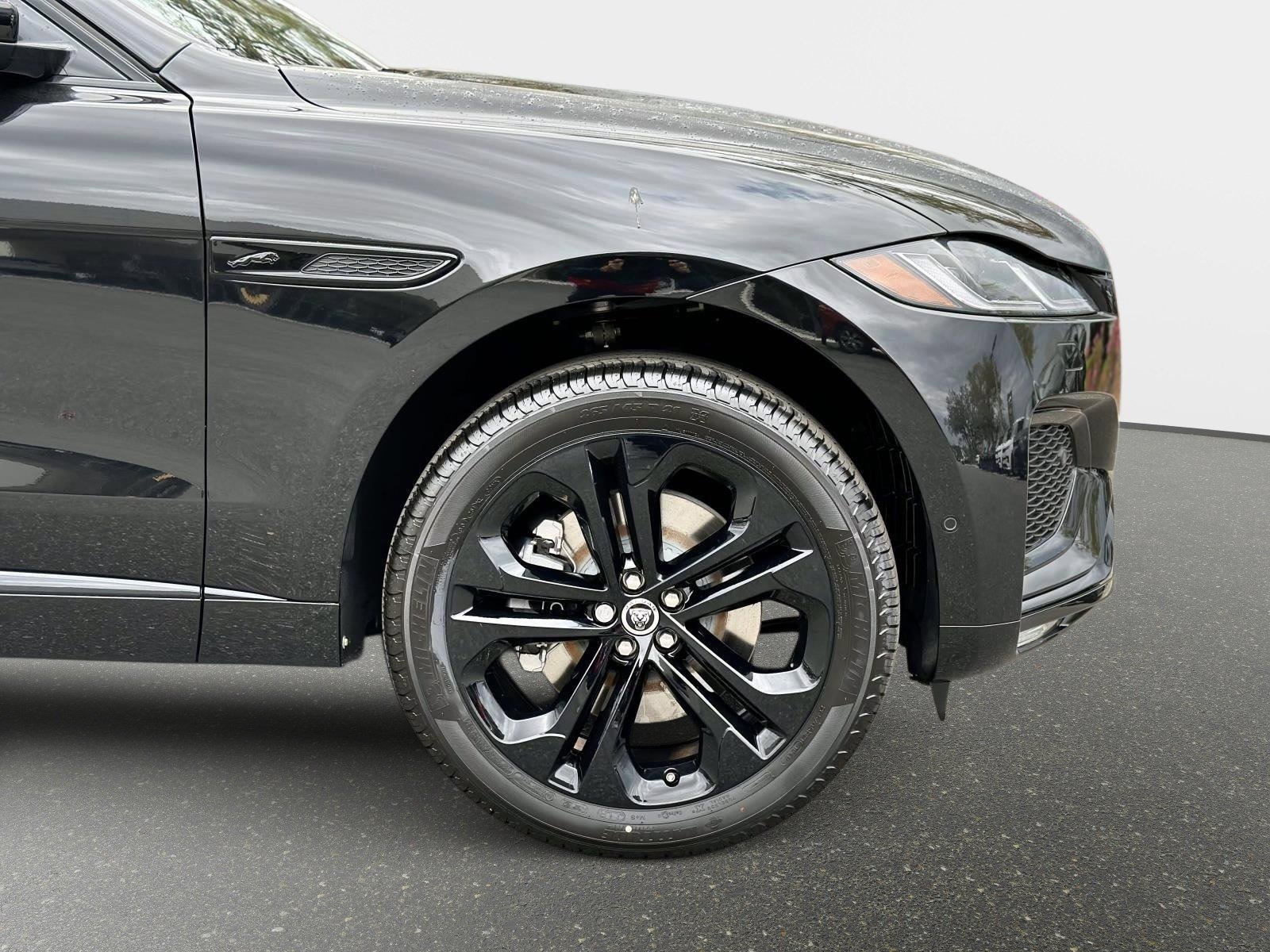 2026 Jaguar F-Pace R-Dynamic S - Photo 6