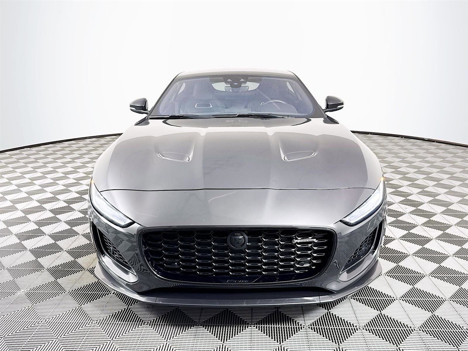 2024 Jaguar F-TYPE P450 R-Dynamic photo 2