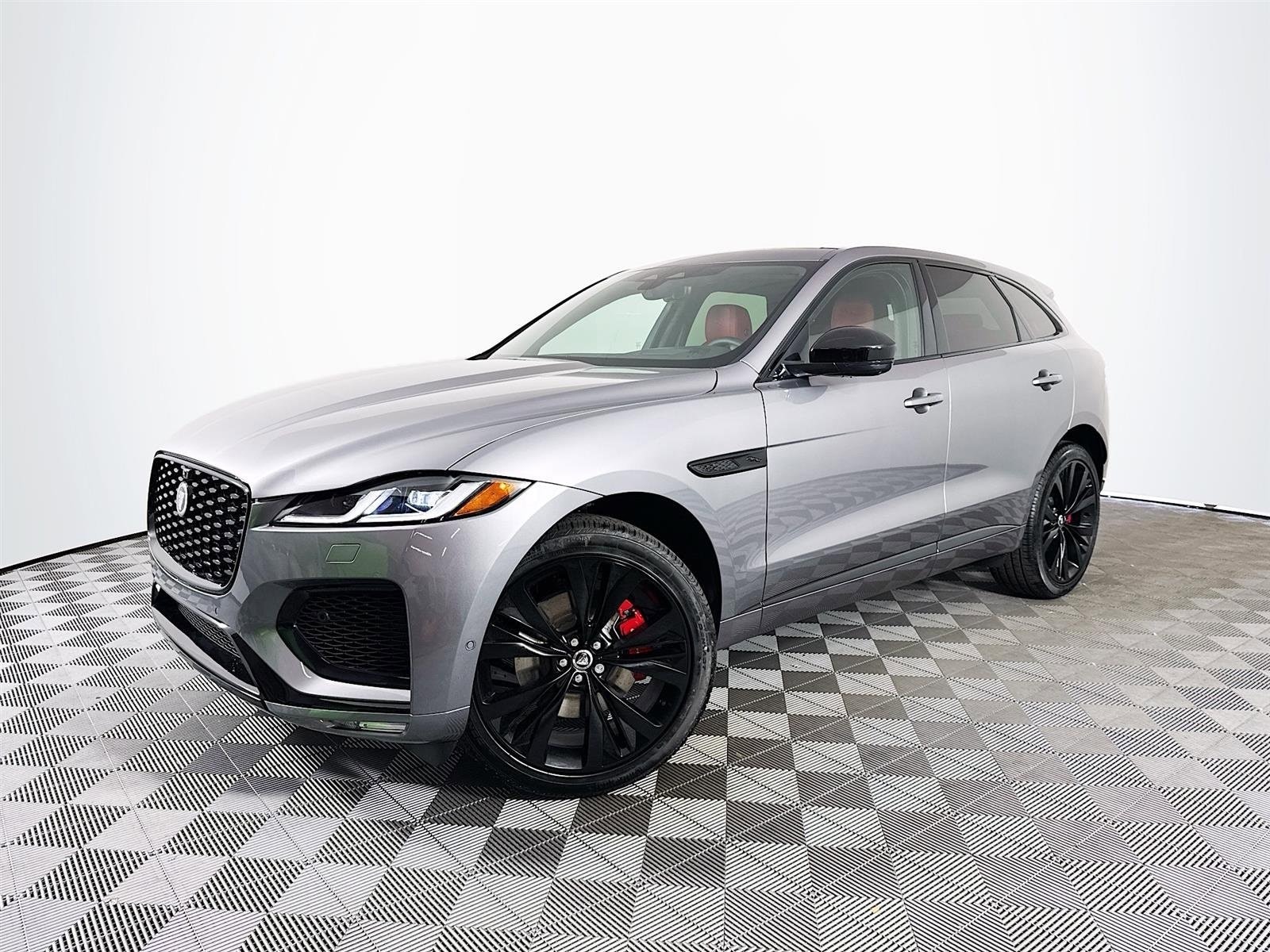2026 Jaguar F-Pace R-Dynamic S's photo