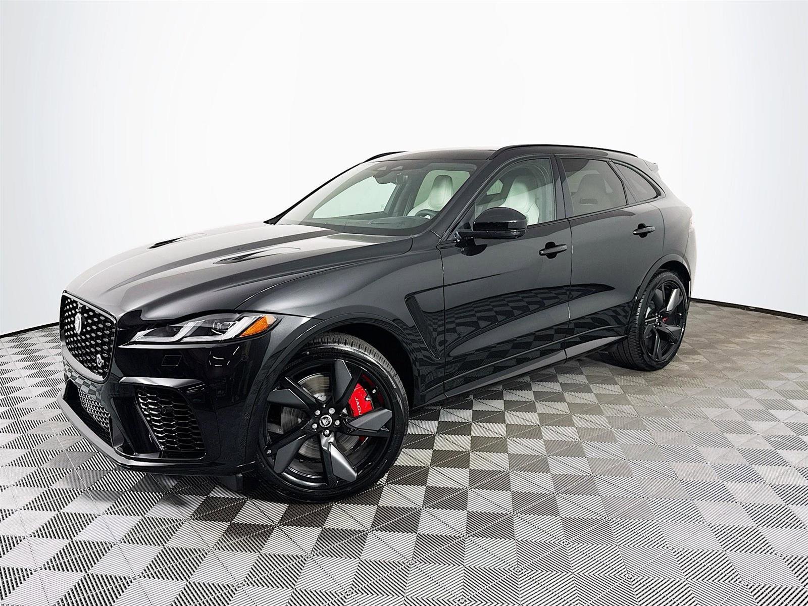 2026 Jaguar F-Pace SVR's photo