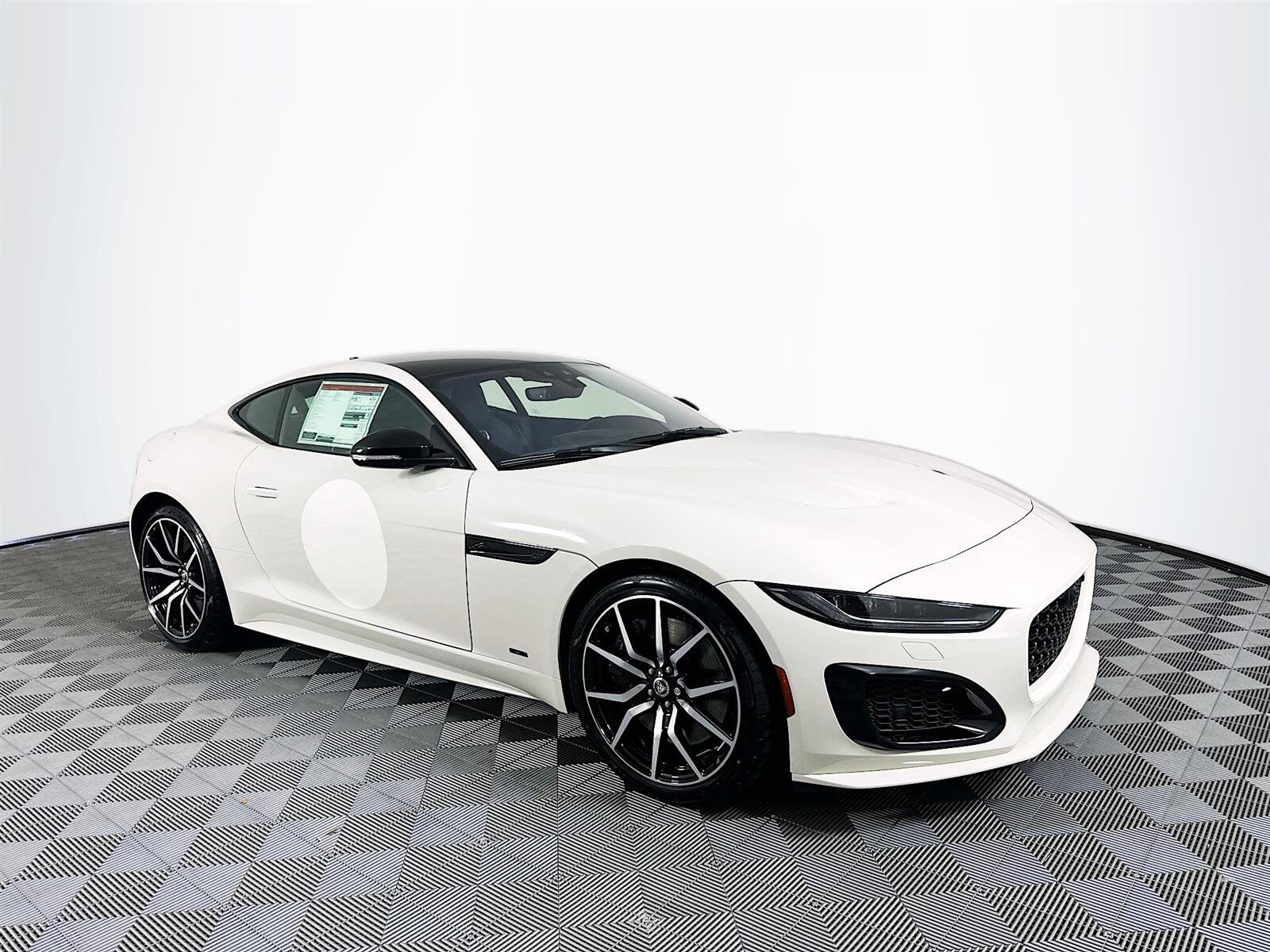 2024 Jaguar F-TYPE R photo 3