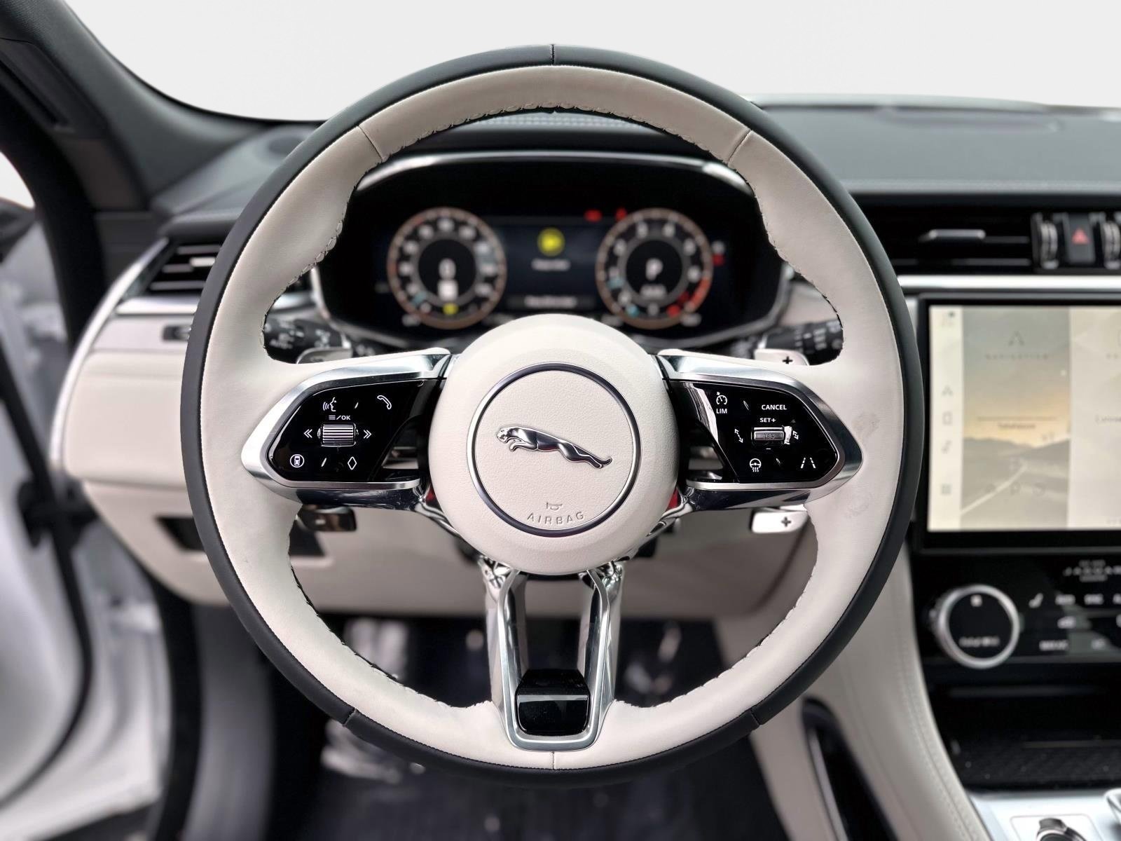 2026 Jaguar F-Pace R-Dynamic S - Photo 20