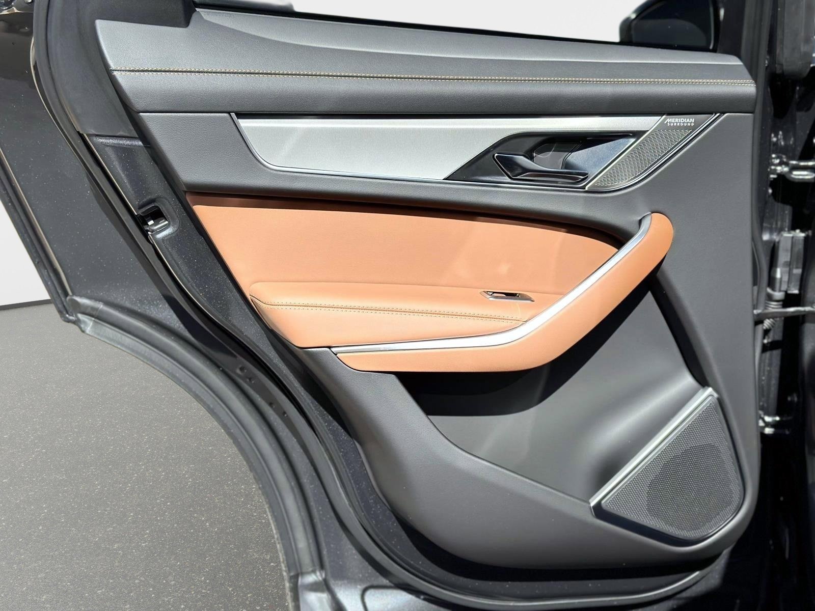 2026 Jaguar F-Pace R-Dynamic S - Photo 8