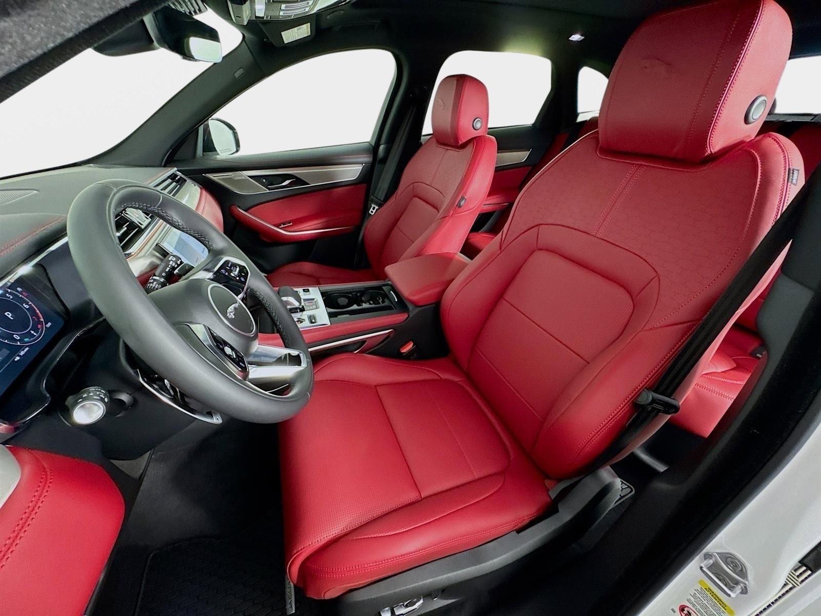 2026 Jaguar F-Pace R-Dynamic S - Photo 11