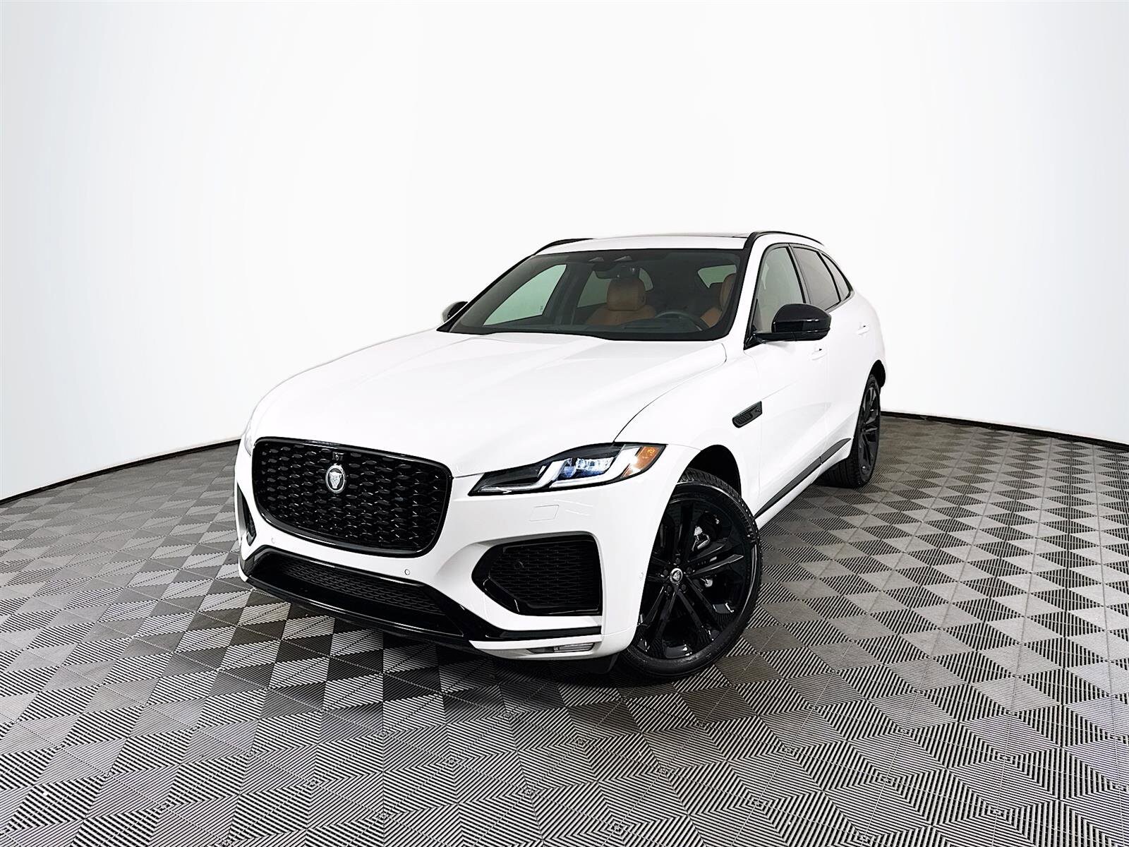 2026 Jaguar F-PACE P400 R-Dynamic S photo 3