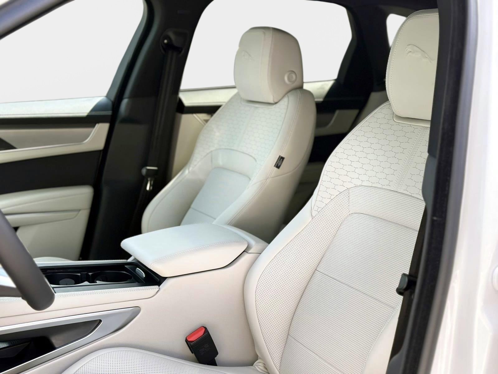 2026 Jaguar F-Pace R-Dynamic S - Photo 15