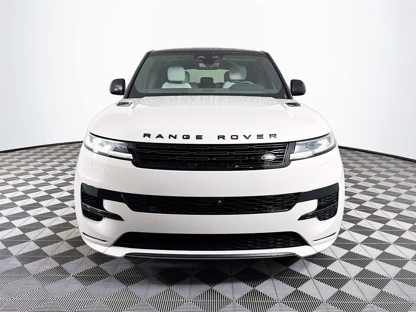 2024 Land Rover Range Rover Sport SE photo 2