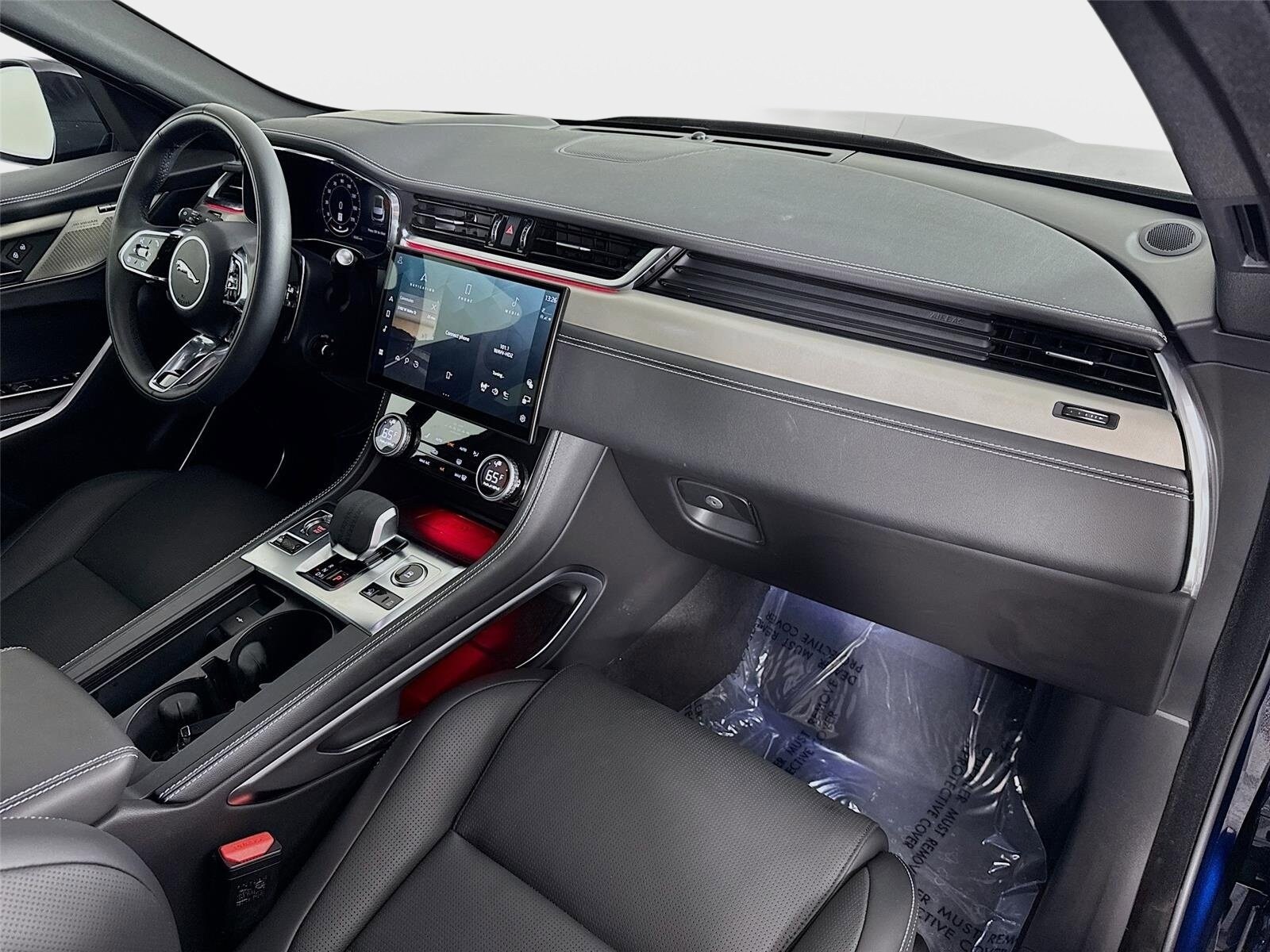 2026 Jaguar F-Pace R-Dynamic S - Photo 31