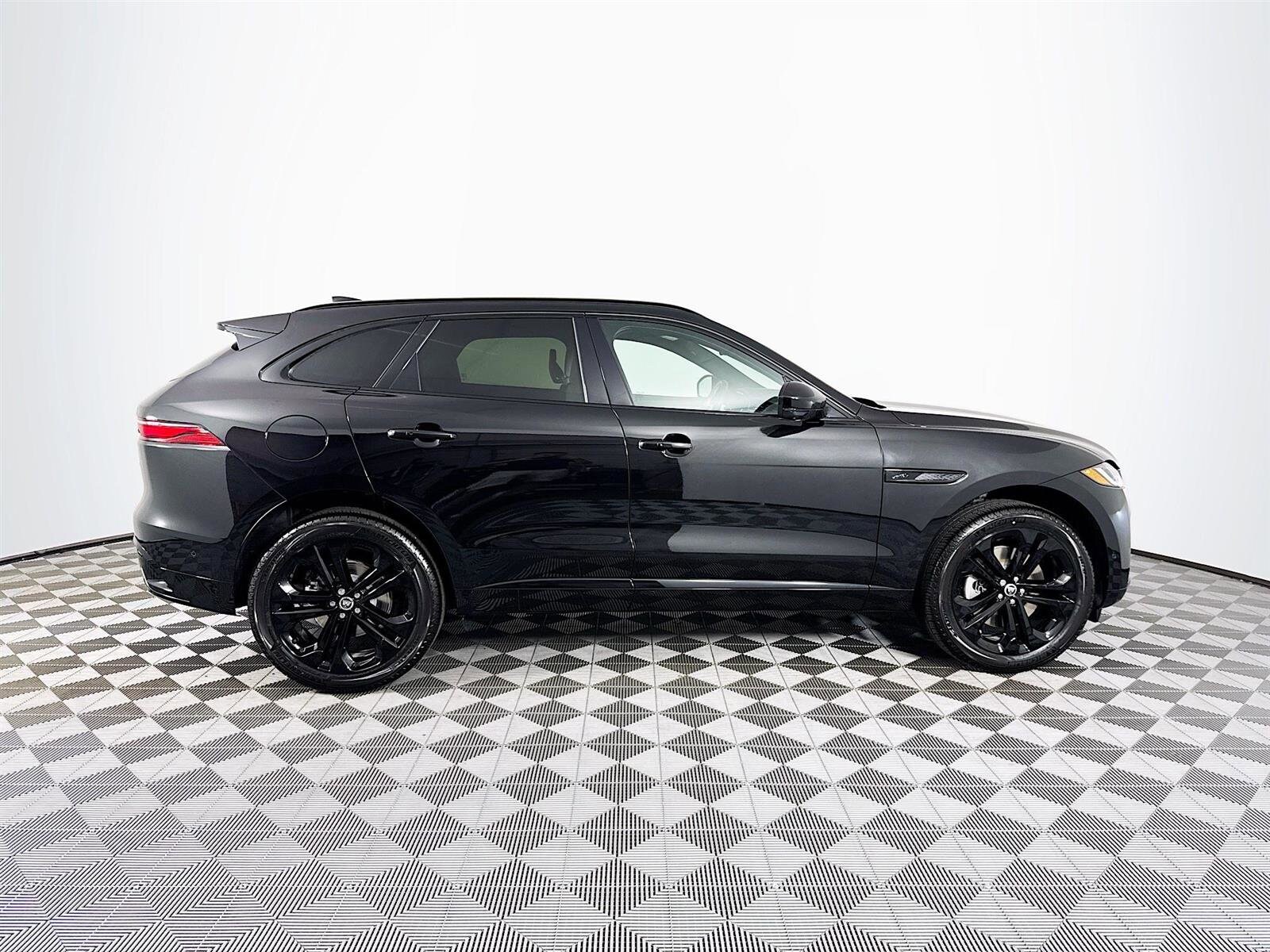 2026 Jaguar F-PACE P250 R-Dynamic S photo 4