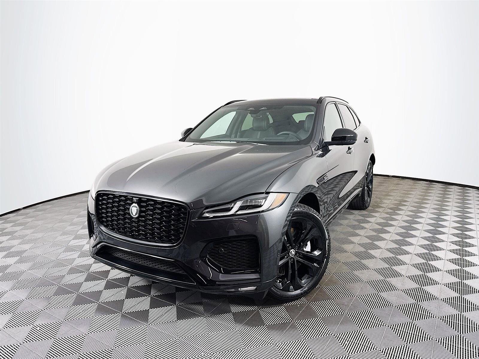 2026 Jaguar F-PACE P400 R-Dynamic S photo 3