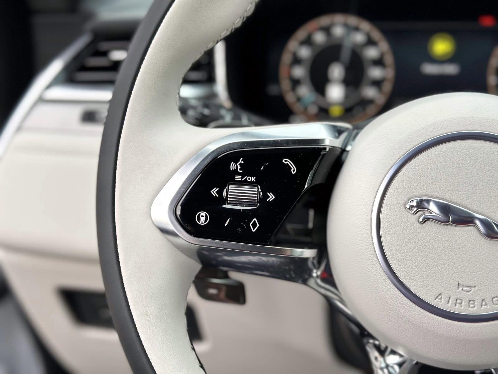2026 Jaguar F-Pace R-Dynamic S - Photo 23