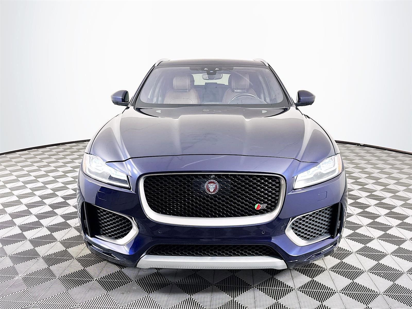 2019 Jaguar F-PACE S photo 2