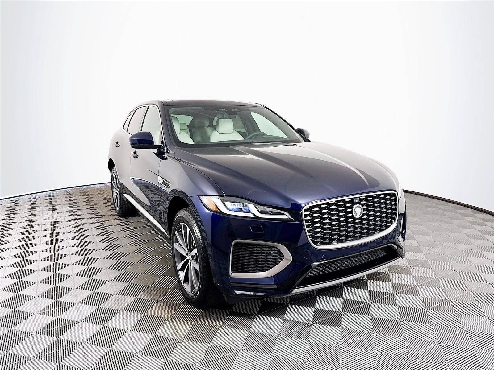 2026 Jaguar F-Pace R-Dynamic S's photo