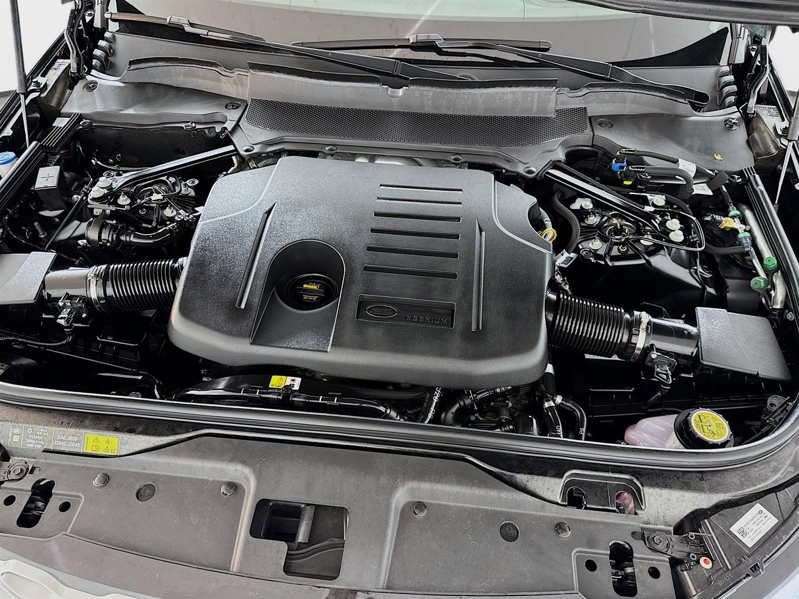 2025 Land Rover Discovery Metropolitan Edition - Photo 32