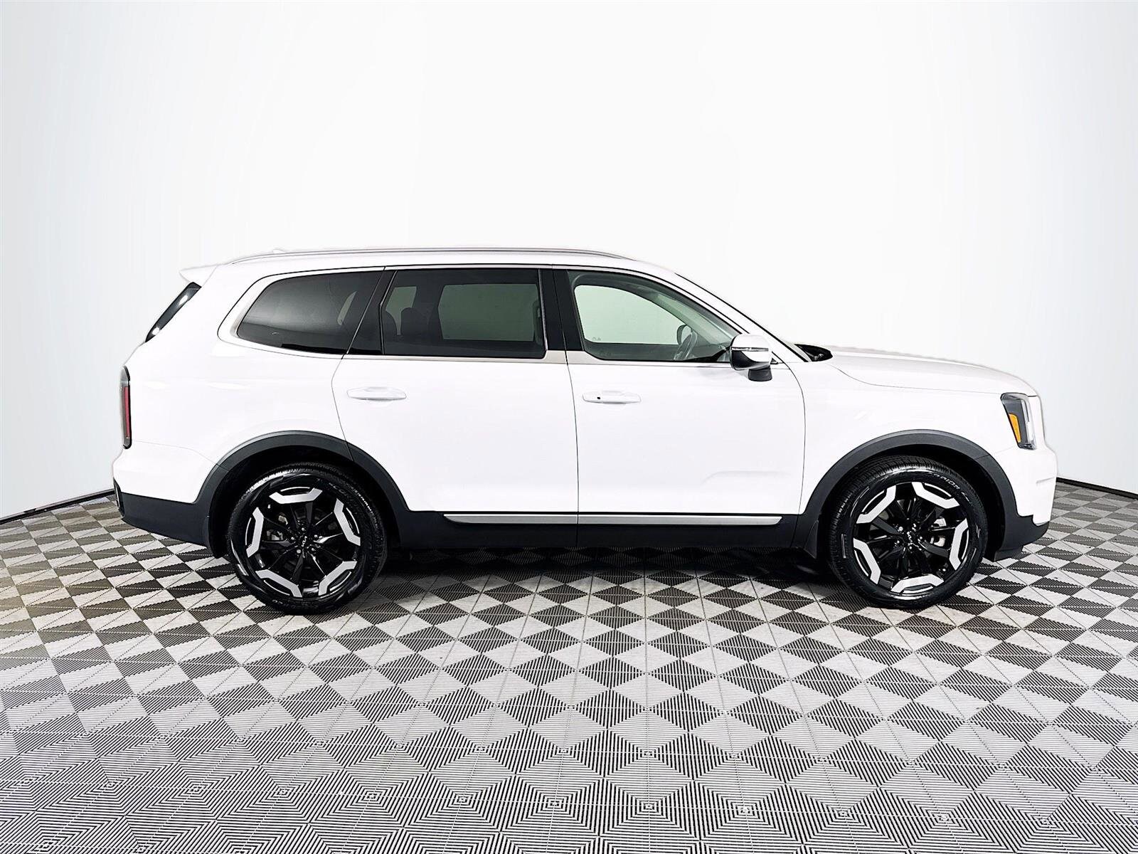 2023 Kia Telluride EX photo 4