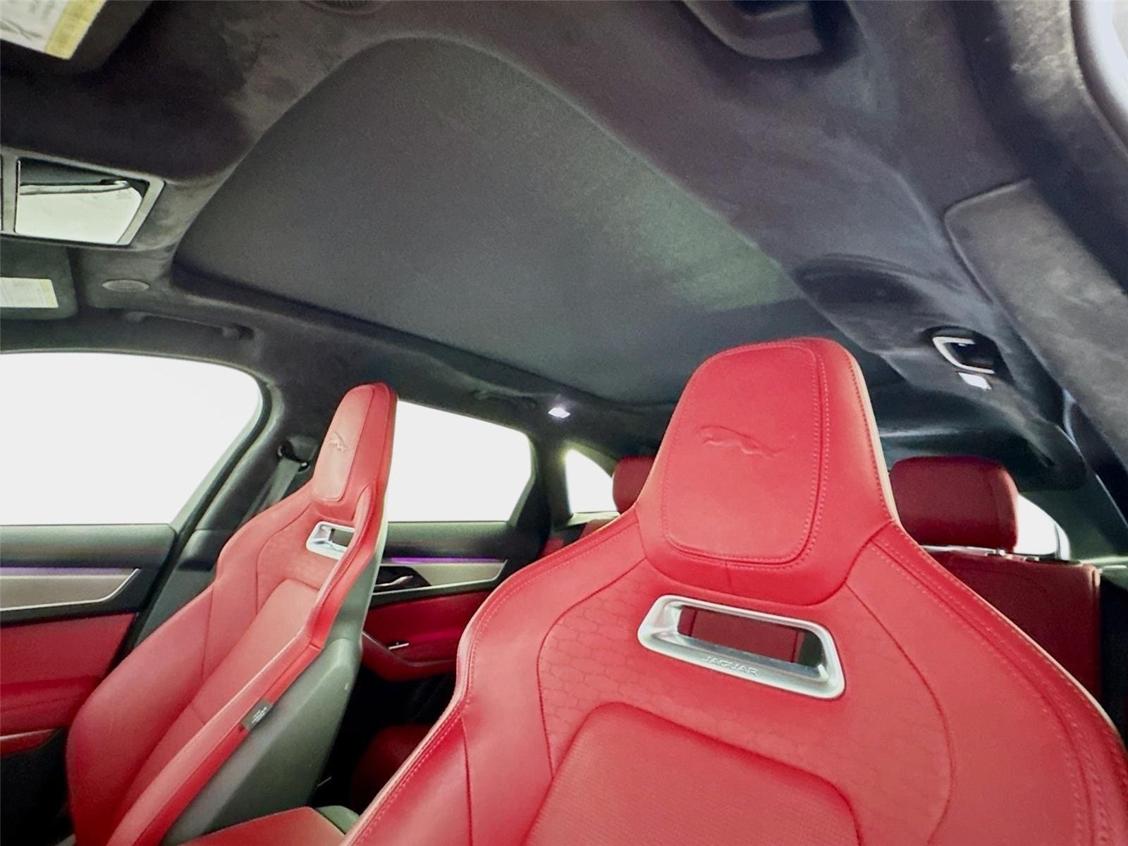 2026 Jaguar F-Pace R-Dynamic S - Photo 14