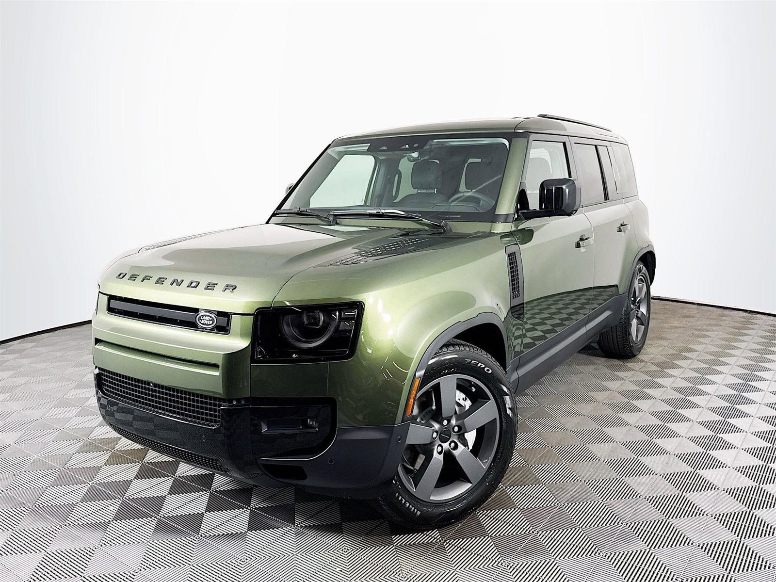 2026 Land Rover Defender S's photo
