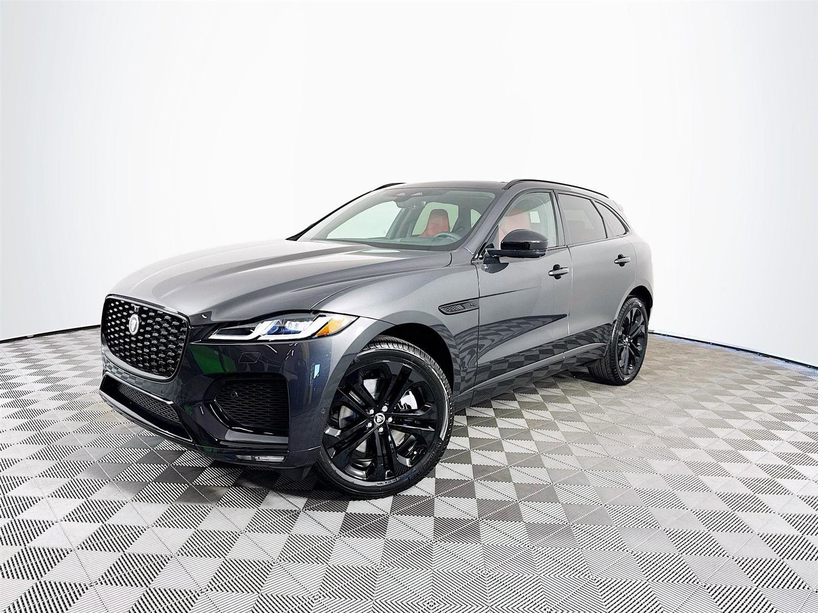 2026 Jaguar F-Pace R-Dynamic S's photo