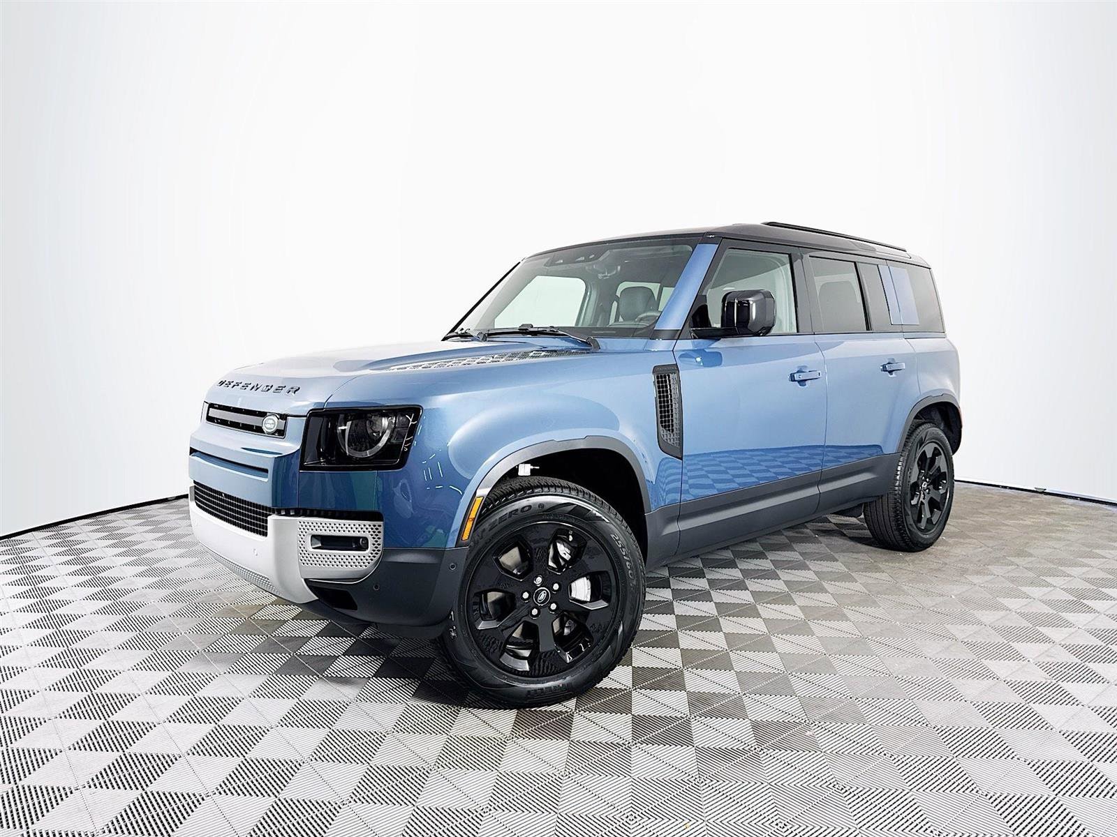 2025 Land Rover Defender 110 S