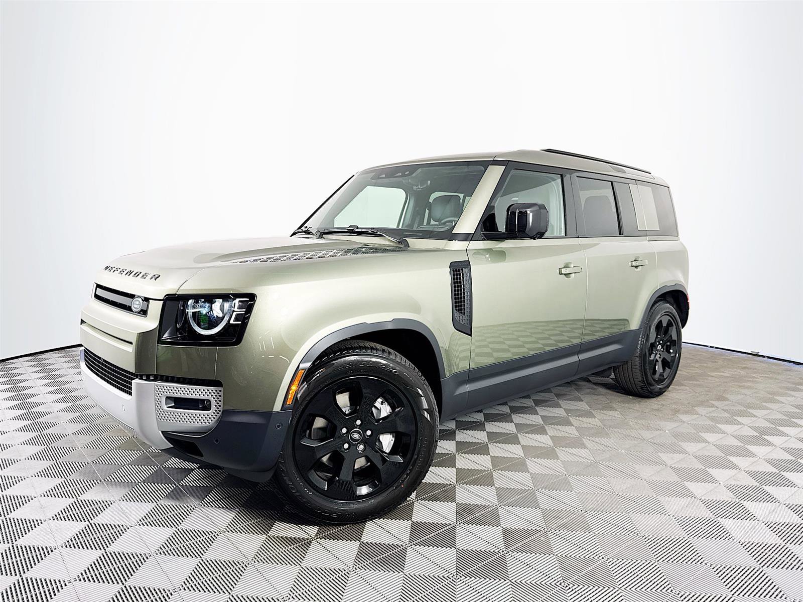 2025 Land Rover Defender 110 S