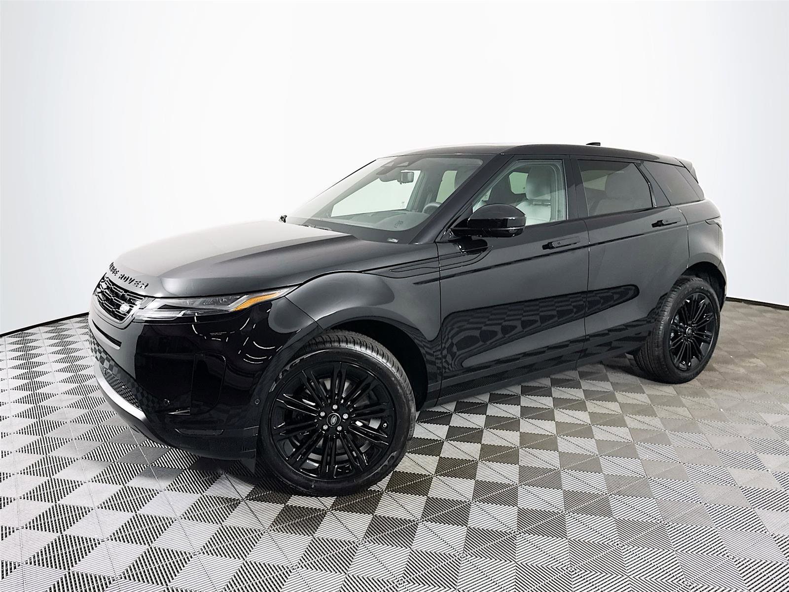 2026 Land Rover Range Rover Evoque S's photo