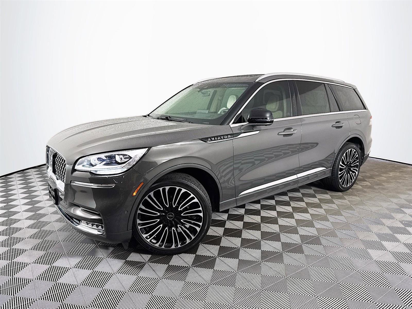 2023 Lincoln Aviator Black Label's photo