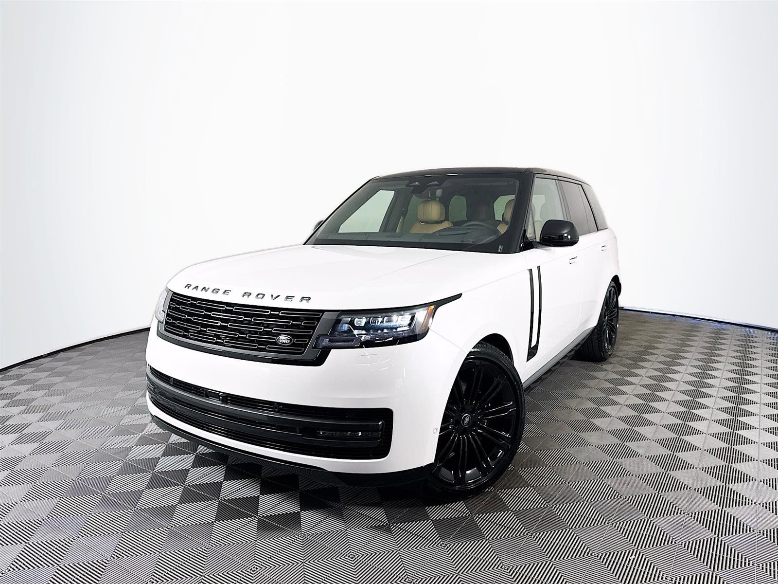 2025 Land Rover Range Rover SE's photo