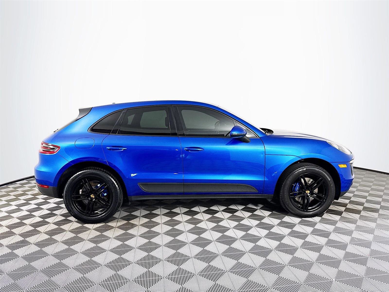 2018 Porsche Macan Base photo 4