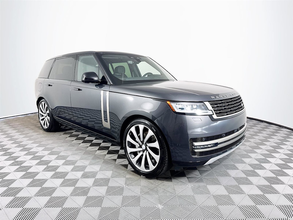 New 2025 Land Rover Range Rover SE SUV