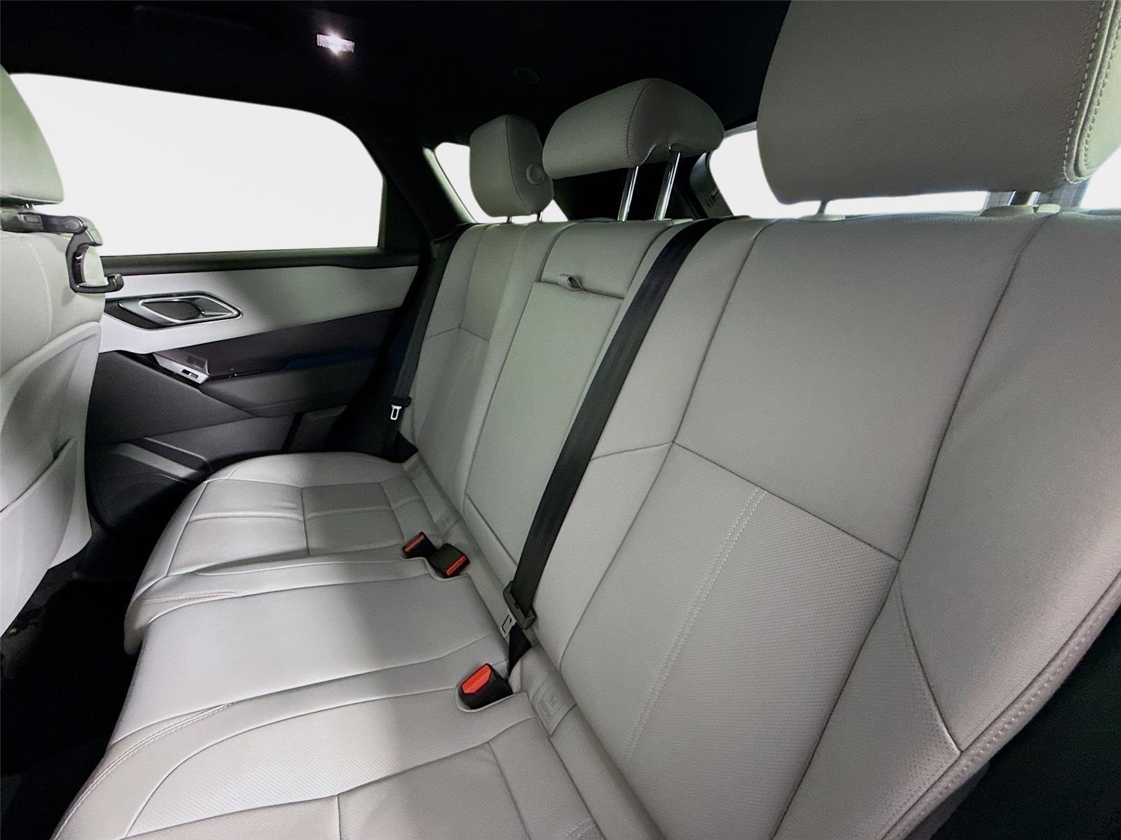 2026 Land Rover Range Rover Velar Dynamic SE - Photo 24