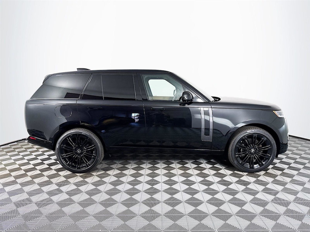 New 2025 Land Rover Range Rover SE SUV
