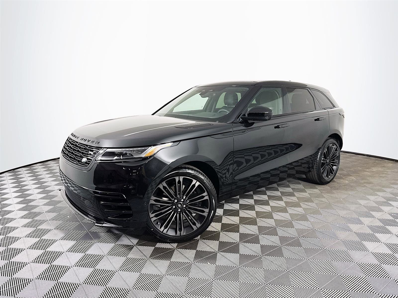 2026 Land Rover Range Rover Velar Dynamic SE's photo