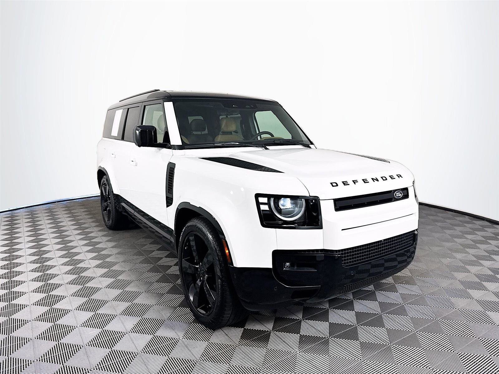 2026 Land Rover Defender 130 V8 photo 3