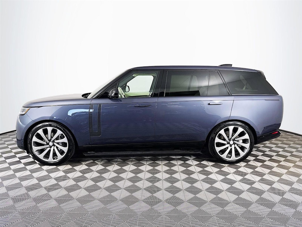 New 2025 Land Rover Range Rover SE P400 SE LWB 7 Seat