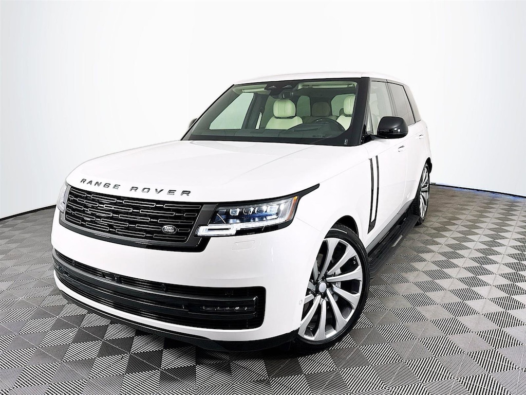 New 2025 Land Rover Range Rover SE P400 SE SWB