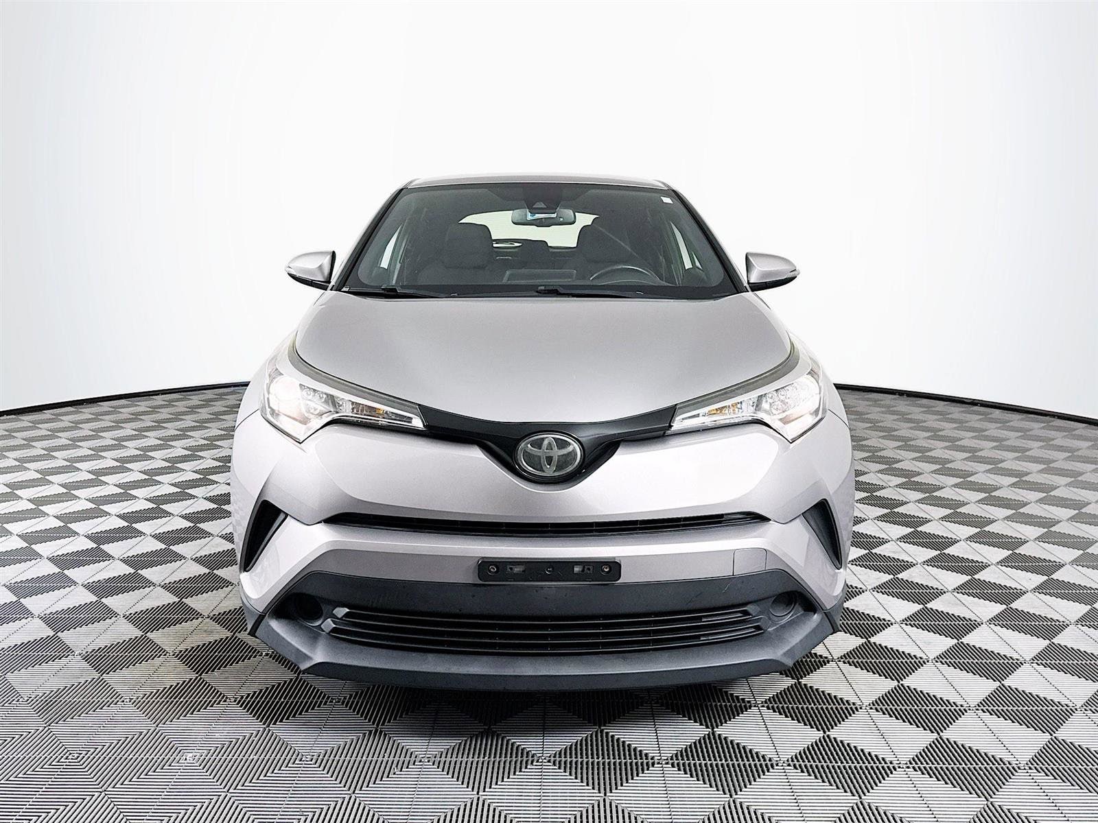 Used 2018 Toyota C-HR XLE with VIN JTNKHMBX1J1007906 for sale in Saint Petersburg, FL