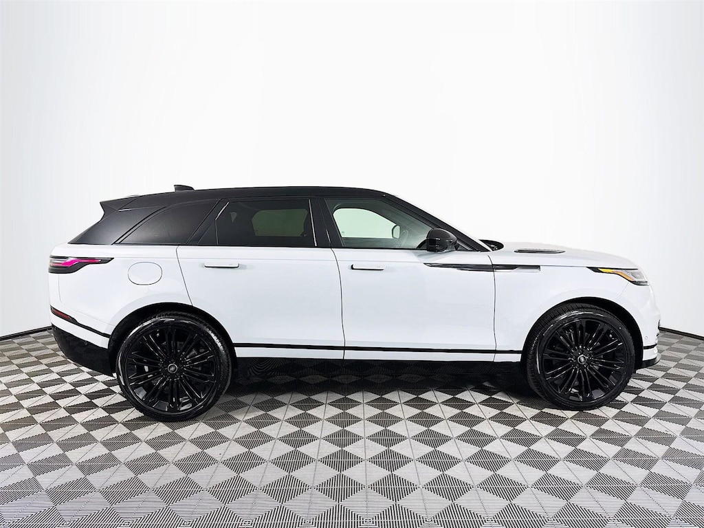 New 2026 Land Rover Range Rover Velar Dynamic SE SUV