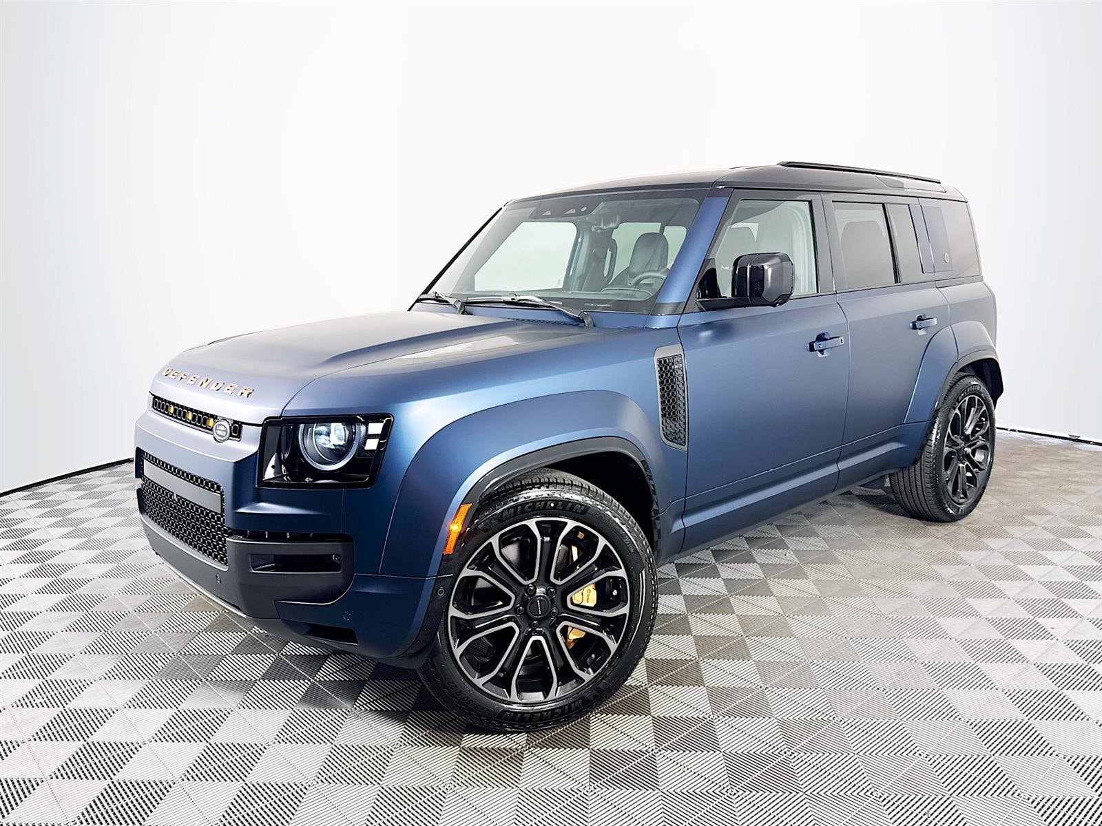 2026 Land Rover Defender OCTA's photo