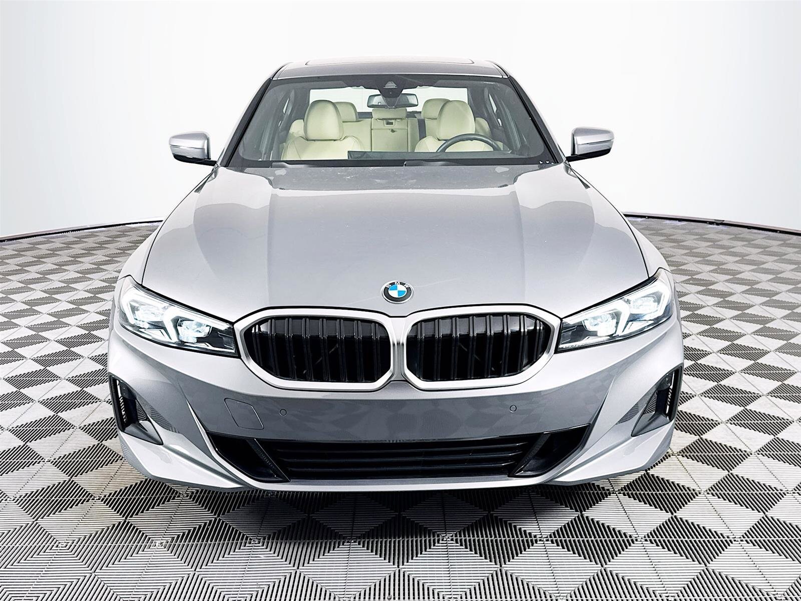 2024 Bmw 330i photo 2