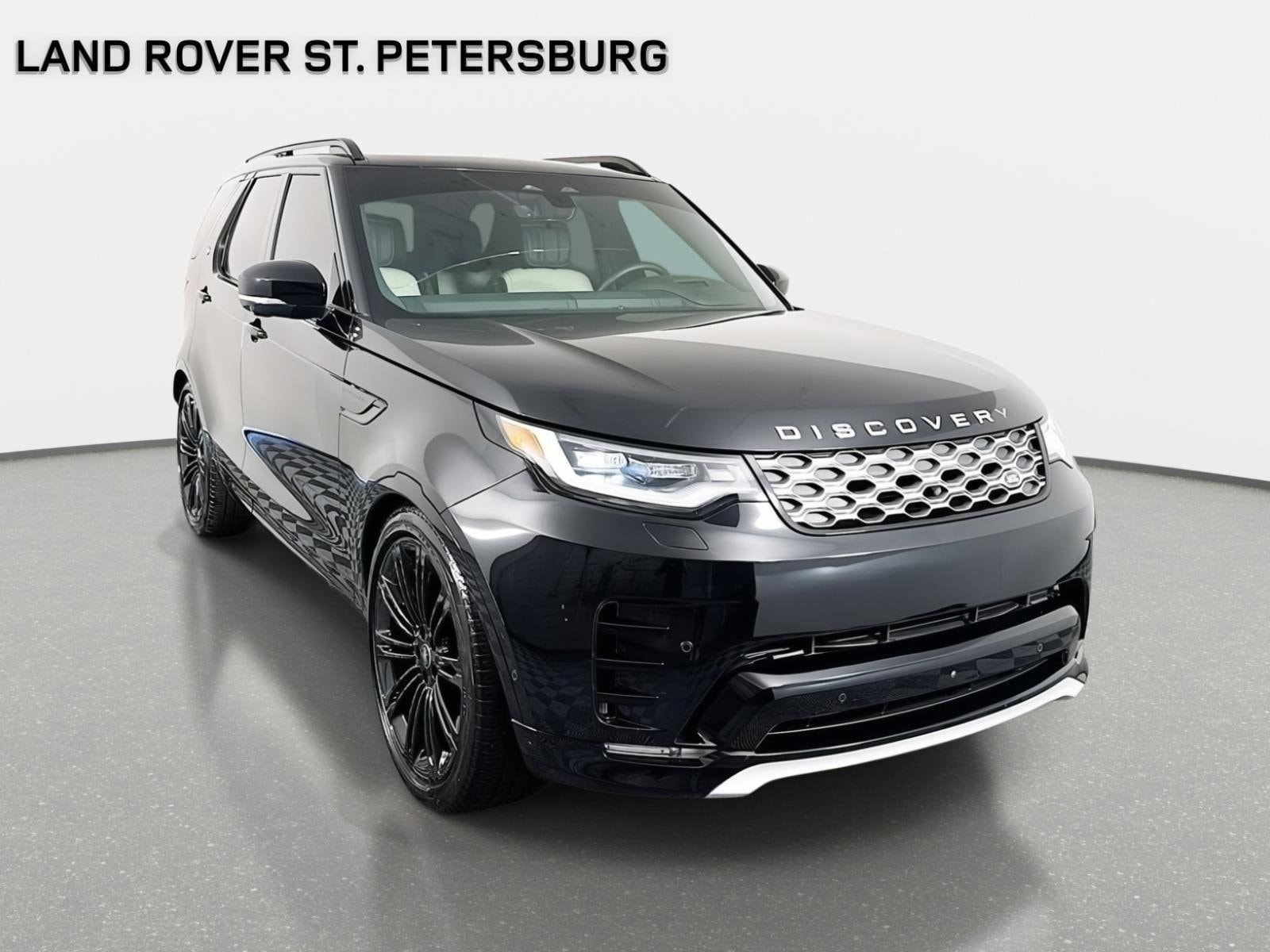 2024 Land Rover Discovery Metropolitan Edition's photo