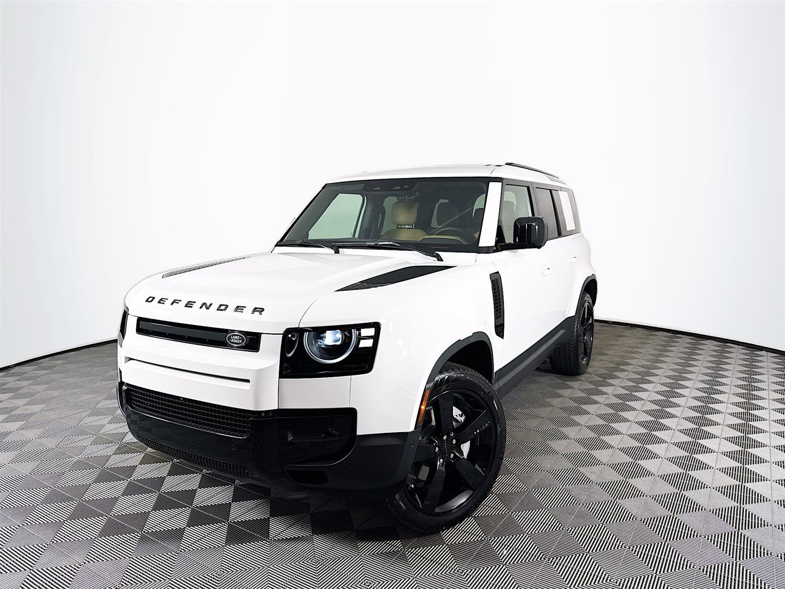 2026 Land Rover Defender S's photo
