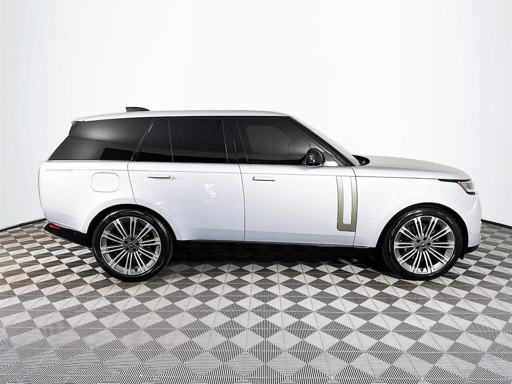 Used 2023 Land Rover Range Rover P530 SE SUV